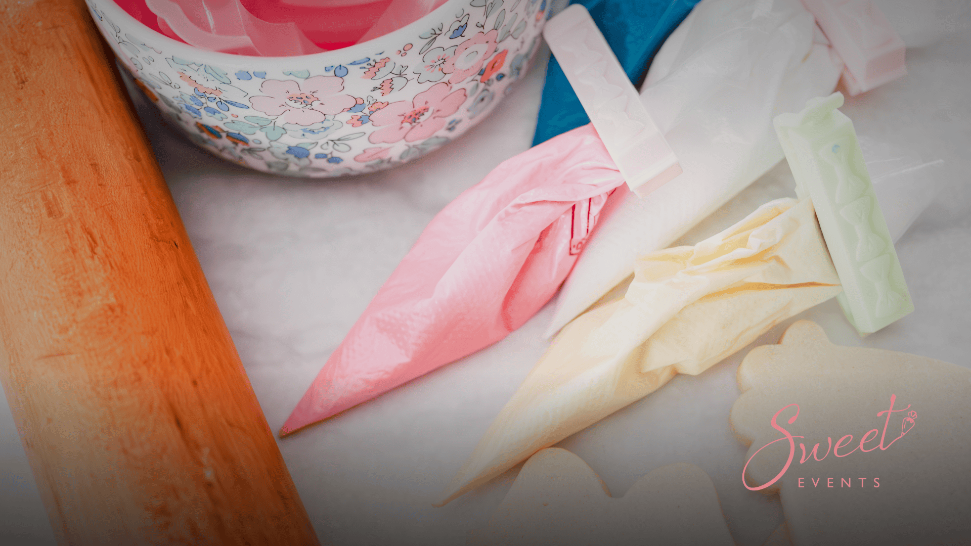 teach cookie decorating classes